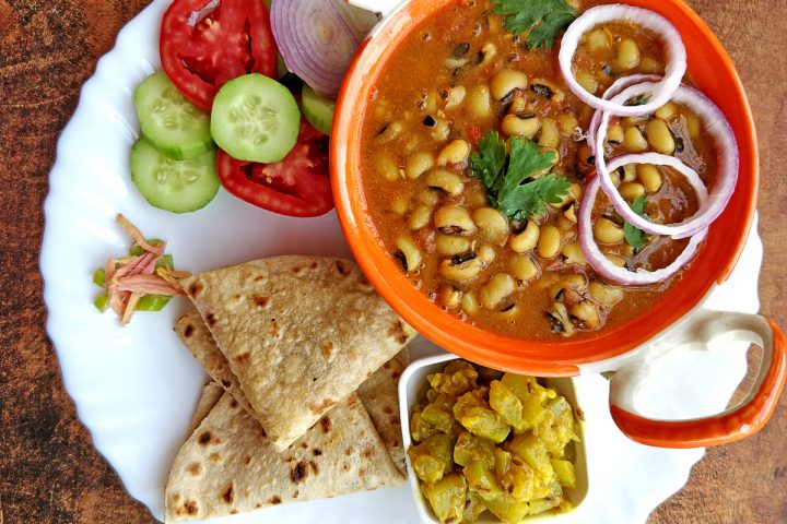 Lobia Masala - Lobia curry recipe | black eyed peas curry perfect vegetarian side dish for lunch or dinner.