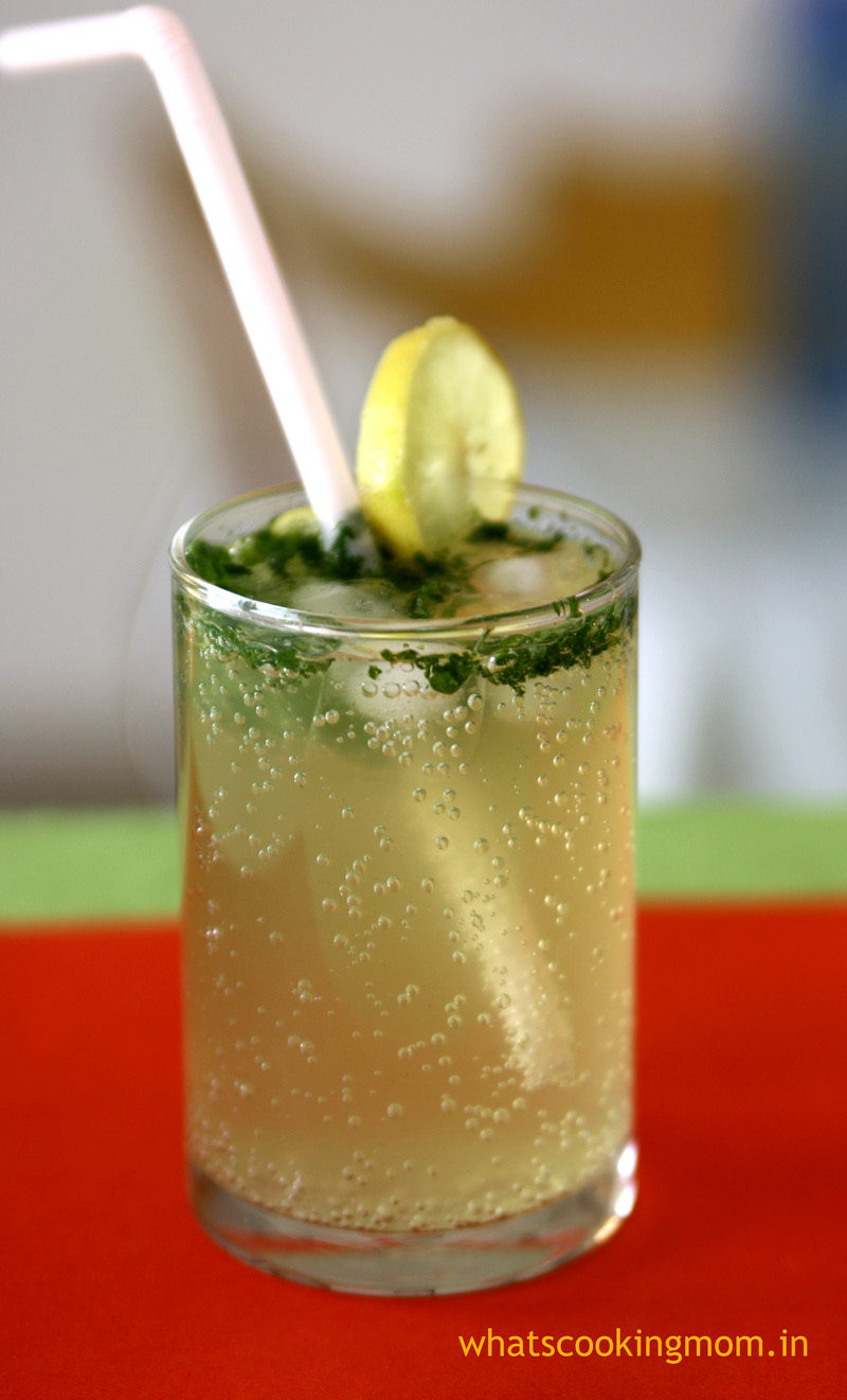 Virgin Mojito - minty, sweet and tangy refreshing mocktail