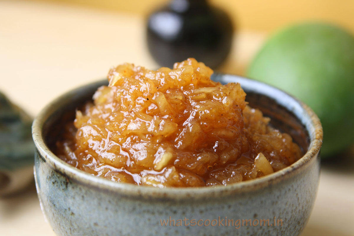 Sweet and spicy raw mango chutney - Chunda