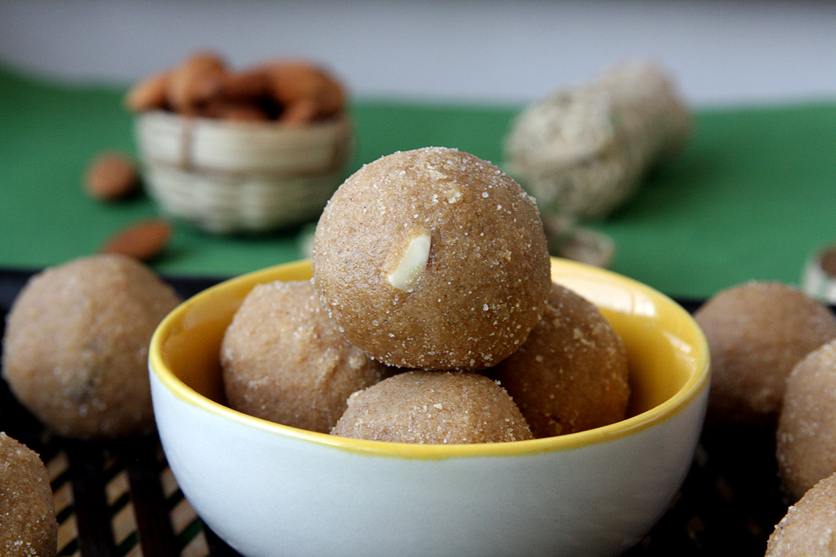 Atte ke Ladoo with step by step pics - easy, diwali sweets, traditional sweets, India