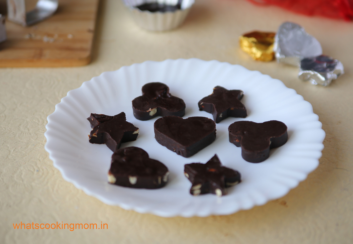 Homemade chocolates - easy recipe, #homemade #chocolate #nobakesweets 