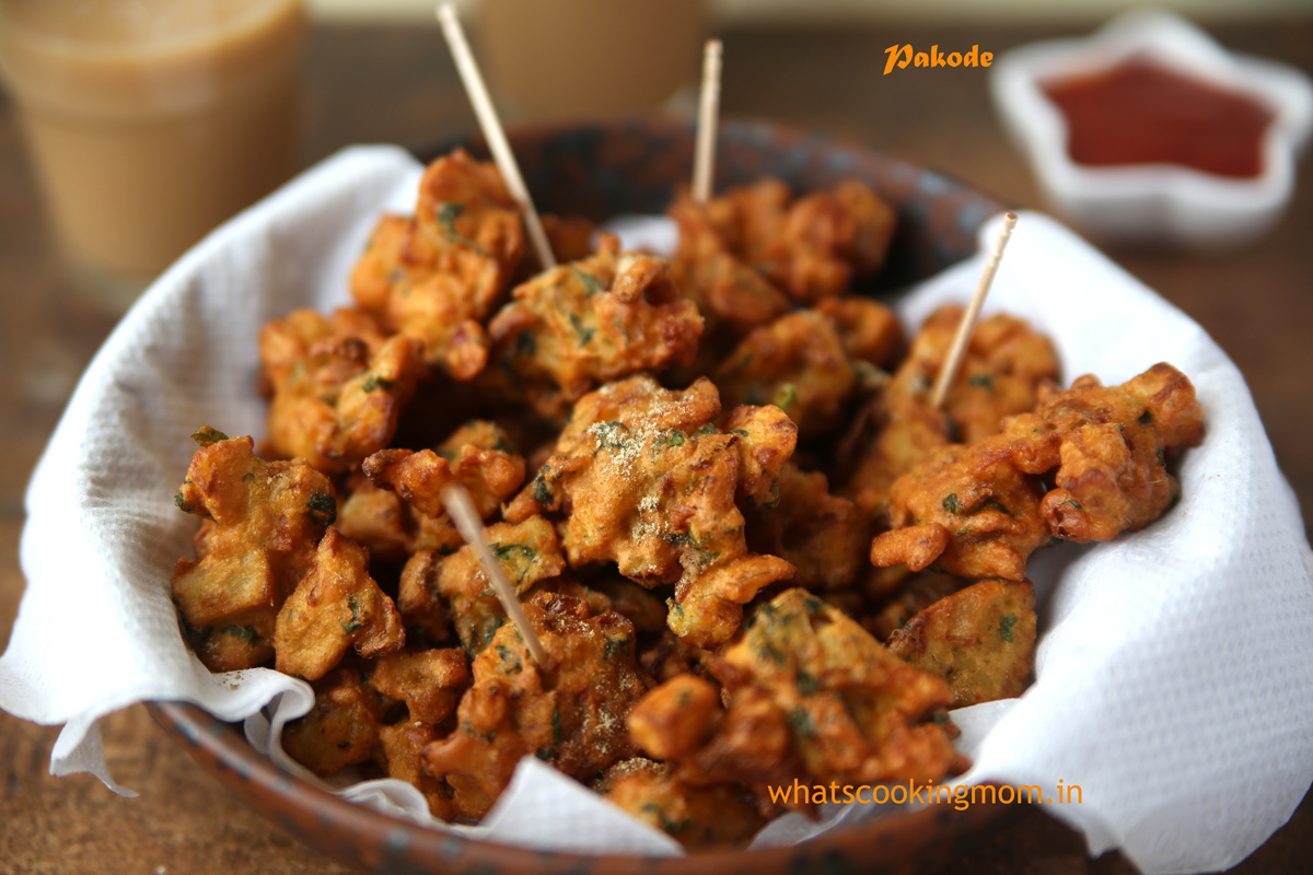 Aloo pyaz ke pakode/ Potato Onion Fritters - Crispy Crunchy vegetarian Tea Time Snack | whatscookingmom.in