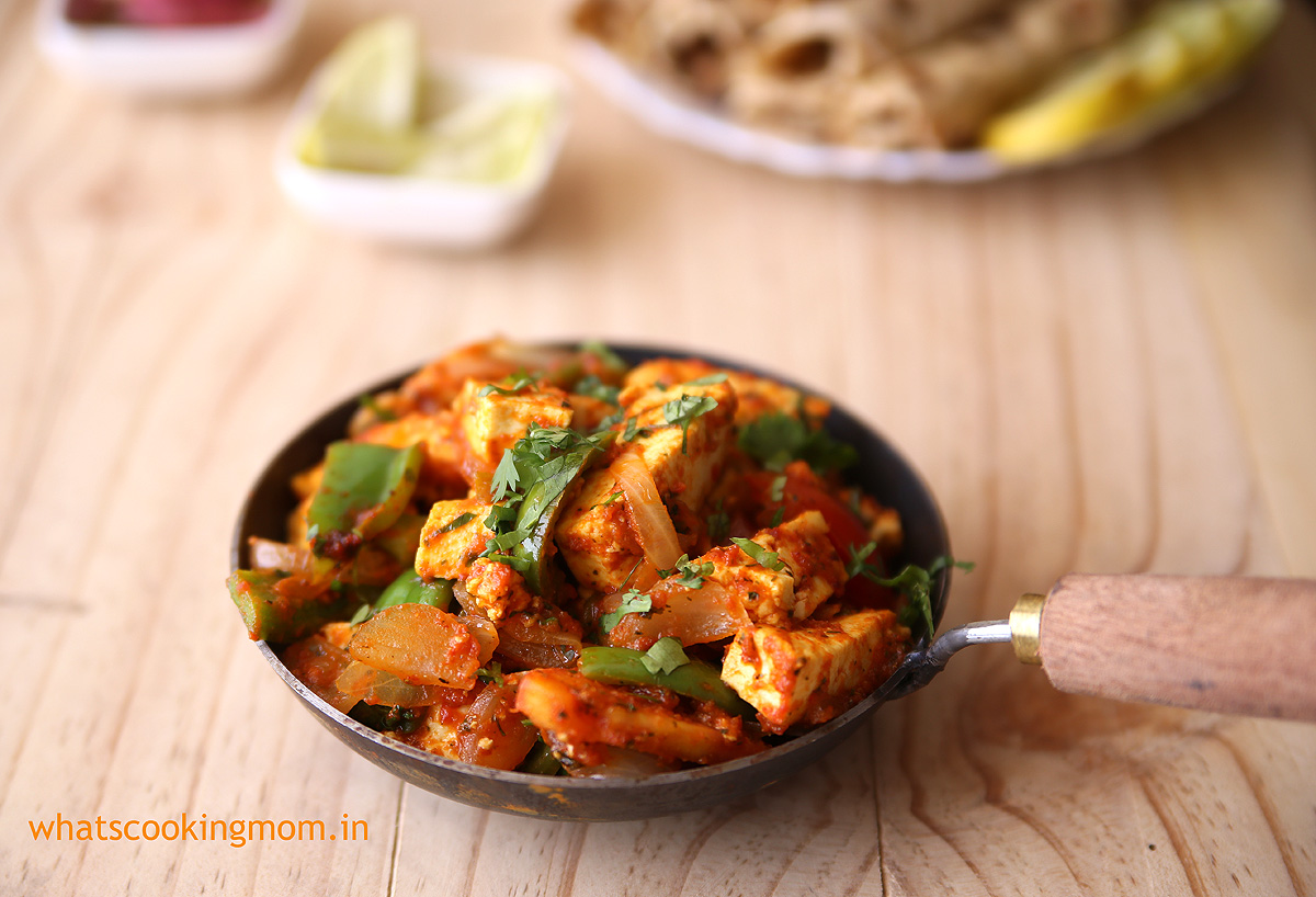Paneer Jalfrezi - Restaurant-style Indian vegetarian sidedish with Cottage Cheese and vegetables. Easy Recipe with step by step pics. Goes well with Roti, naan, and rice. #paneer #indianfood #vegetarian #paneerjalfrezi #glutenfreerecipe #cottagecheeserecipes