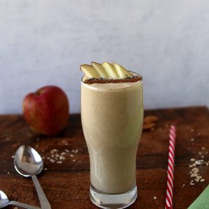 Apple oats Smoothie - #healthy #smoothie #apple #oats #cinnamon #breakfast